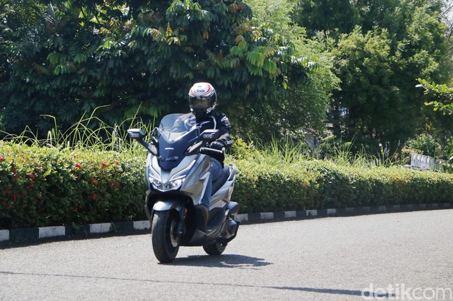 Honda Forza, Skutik 250 cc Hampir Rp 80 Juta, Worth It?