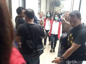 Kuasa Hukum Ragu Ayah Vanessa Angel akan Besuk Anaknya
