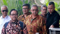 Dirut PLN nonaktif Sofyan Basir memenuhi panggilan KPK sebagai tersangka kasus dugaan suap proyek PLTU Riau-1.