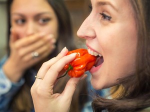 Huahh! Dibalik Sengatan Pedas Cabai Ada 10 Manfaat Sehat Ini
