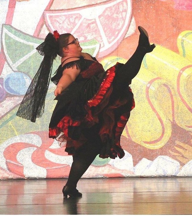 Penari berusia 19 tahun ini ingin menunjukan bahwa penari datang dalam berbagai bentuk, ukuran dan kemampuan. Foto: Dok. Instagram @lizzy.dances