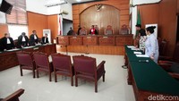 Romahurmuziy tidak menghadiri sidang praperadilan yang diajukannya.