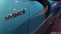 Executive General Manager PT Toyota Astra Motor (TAM) Fransiscus Soerjopranoto tidak menampik kemungkinan CH-R Hybrid bisa menggeser tren dari model ICE. Sebab dari harga pun menurutnya tidak jauh berbeda.