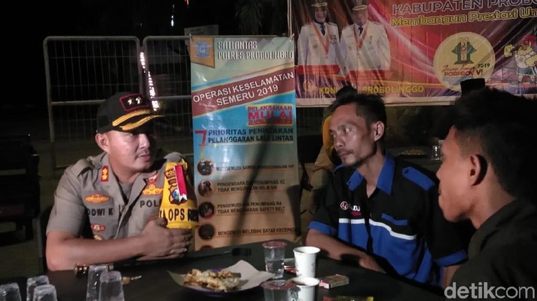 Tekan Laka Lantas, Sopir Kendaraan di Pantura Disuguhi Kopi Gratis Tekan Laka Lantas, Sopir Kendaraan di Pantura Disuguhi Kopi Gratis