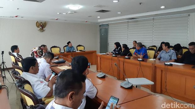 Wakil Ketua DPR Fahri Hamzah menerima perwakilan sejumlah dokter. / 