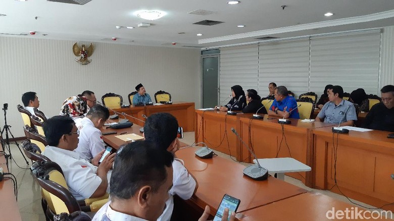 Fahri Terima Perwakilan Dokter, Bahas Kecurigaan Petugas KPPS Meninggal Fahri Terima Perwakilan Dokter, Bahas Kecurigaan Petugas KPPS Meninggal