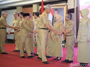 Camat dan Kepsek Ini Dikontrak Menjadi Pejabat Pemprov Jateng