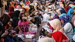 Ribuan Orang Ikut Buka Puasa Bersama di Masjid Istiqlal