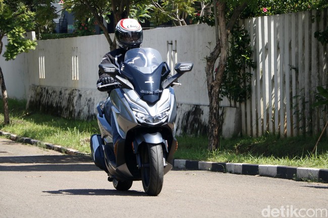 Honda Forza, Skutik 250 cc Hampir Rp 80 Juta, Worth It?