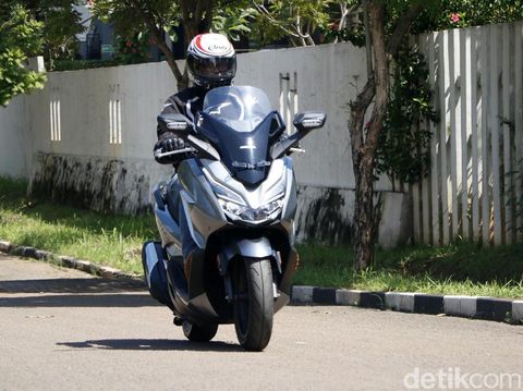 Test ride Honda Forza