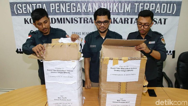 Periksa Sopir, Bawaslu Dapat Info Ribuan Form C1 dari Jl HOS Cokroaminoto Periksa Sopir, Bawaslu Dapat Info Ribuan Form C1 dari Jl HOS Cokroaminoto