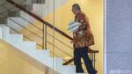 Berbatik dan Kacamata, Sofyan Basir Diperiksa KPK