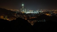 Sejarah lahir dan berkembangnya Islam tak bisa dilepaskan dari Gua Hira. Pasalnya di gua tersebut Nabi Muhammad SAW mendapatkan wahyu pertama. Gua Hira ini tak pernah sepi dari pengunjung yang ingin melihat secara langsung maupun berziarah di lokasi tersebut.