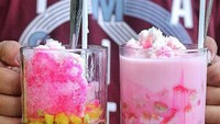 Hawanya sedang panas-panasnya, tapi jangan sampai kamu tergoda dengan ini ya. Tahan dulu, es campur dengan warna cerah ini bisa dicicip nanti setelah buka puasa. Foto: Instagram@kulinerdisolo.