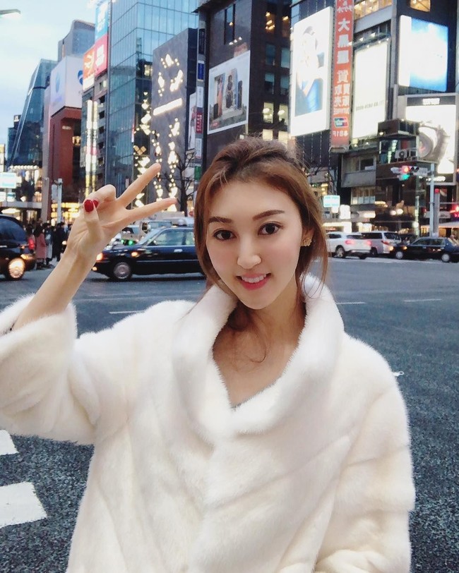 Tidak diketahui secara pasti penyebab perceraian Katherine dan Wu. Menurut pemberitaan, setelah menikah, aktris 27 tahun tersebut tak lagi aktif di industri film maupun pertelevisian. Foto: Instagram/@katherine_hoyk