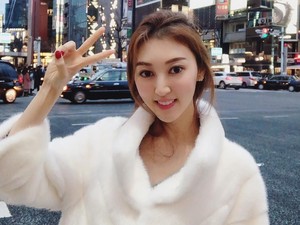 Cerita Aktris Cantik yang Ceraikan Suami Jutawan, Pindah ke Pelukan Miliuner