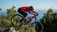 Produksi sepeda Ducati ini dipercayakan kepada Thok Ebikes yang biasa memproduksi mountain bike dan BMX. Namun untuk desain, dipastikan sepeda Ducati ini merupakan karya Ducati Design Centre dan Aldo Drudi D-Perf yang juga mendesain helm Valentino Rossi. Foto: Dok. Ducati