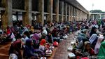 Ribuan Orang Ikut Buka Puasa Bersama di Masjid Istiqlal