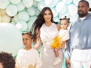 Kim Kardashian Lahirkan Putra Keempat dari Ibu Pengganti