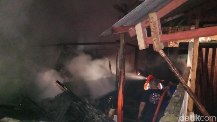 3 Rumah Warga di Makassar Terbakar Saat Jam Sahur