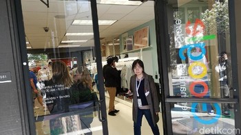 Segala merchandise unik nuansa Google, Android, dan YouTube tersedia di Google Store. (Foto: detikINET/Agus Tri Haryanto)