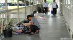 Duh,.. PKL Mulai Nakal Gelar Lapak di JPO