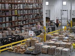 Ancaman Robot di Gudang Toko Online Terbesar Dunia