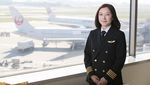 Foto: Ari Fuji, Pilot Penerbangan Komersil Wanita Pertama di Jepang