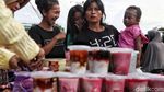 Serunya Berburu Takjil di Sungai Bambu Jakut