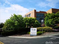 Ngabuburit di Markasnya Mbah Google