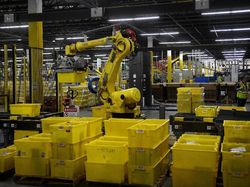 Ancaman Robot di Gudang Toko Online Terbesar Dunia