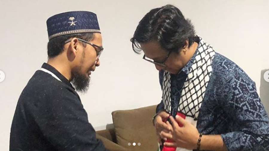 Damai Itu Indah! Momen Andre Taulany Meminta Maaf ke Ustaz 