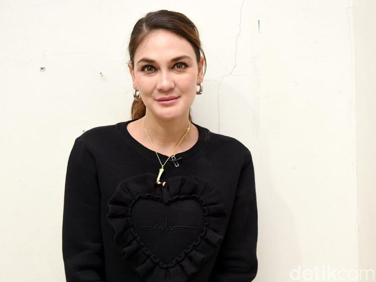 Please! Jangan Kaitkan Luna Maya dengan Syahrini dan Reino Barack