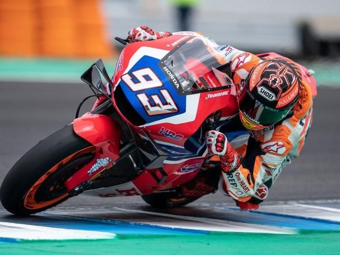 Marc Marquez tampil dengan motor baru di tes MotoGP Jerez (HRC) Marc Marquez tampil dengan motor baru di tes MotoGP Jerez (HRC)