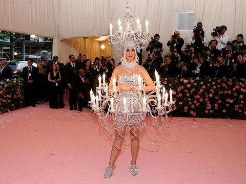 Unik dan Spektakuler Busana Para Selebriti di Met Gala 2019. (REUTERS/Andrew Kelly)
