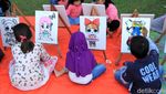 Asyiknya Anak-anak SD Ngabuburit dengan Melukis