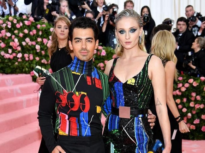 NEW YORK, NEW YORK - MAY 06: Joe Jonas and Sophie Turner attend The 2019 Met Gala Celebrating Camp: Notes on Fashion at Metropolitan Museum of Art on May 06, 2019 in New York City. (Photo by Dimitrios Kambouris/Getty Images for The Met Museum/Vogue)