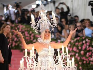 Tom Ford Kritik Keras Penampilan Artis di Met Gala: Seperti Pesta Kostum