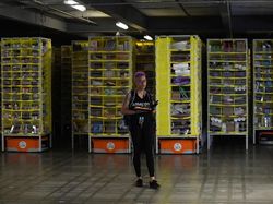 Ancaman Robot di Gudang Toko Online Terbesar Dunia