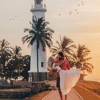 Baru-baru ini, pasangan asal Brussel yang suka bepergian dan mengambil foto-foto dari banyak perjalanan mereka keliling dunia ini dihujat netizen. Jean dan Camille berbagi foto dari kunjungan mereka ke Sri Lanka di akun Instagram @Backpackdiariez. Foto: Instagram @backpackdiariez