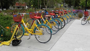 Untuk membantu mobilitas, perusahaan menyediakan Gbike alis sepeda warna-warni secara gratis. (Foto: detikINET/Agus Tri Haryanto)