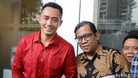 Yama datang didampingi seorang pengacara. Pool/Ismail/detikFoto.