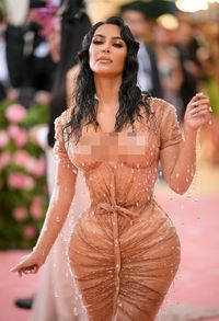 Perlu 8 Bulan untuk Membuat Baju 'Basah' Kim Kardashian di MET Gala 2019