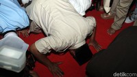 Prabowo sujud syukur di panggung itu. Dok.Detikcom/Rifkianto Nugroho
