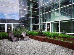 Ngabuburit di Markasnya Mbah Google