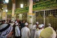 Mengunjungi Makam Nabi Muhammad Dan Taman Surga Di Masjid Nabawi