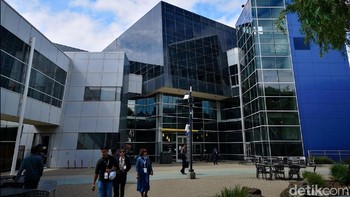 Pada kesempatan ini pula para peserta, termasuk detikINET, berkesempatan untuk mengitari sedikit megahnya kantor pusat Google. (Foto: detikINET/Agus Tri Haryanto)