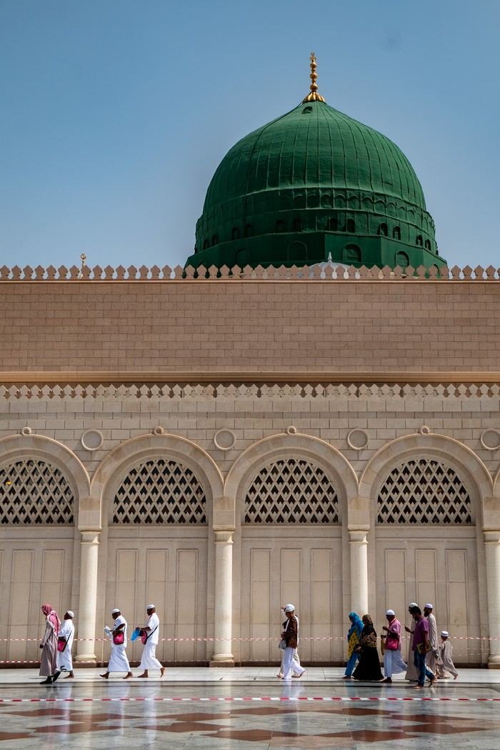 Mengunjungi Makam Nabi  Muhammad  dan Taman Surga di Masjid 
