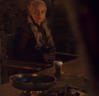 Netizen Heboh Ada Cup Starbucks di Episode Game of Thrones Terbaru