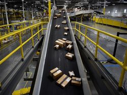 Ancaman Robot di Gudang Toko Online Terbesar Dunia